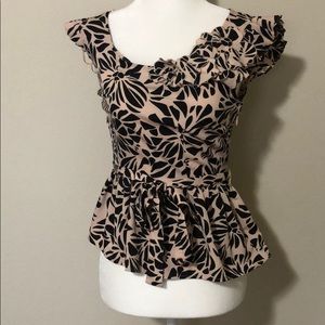 Elle pink and black top
